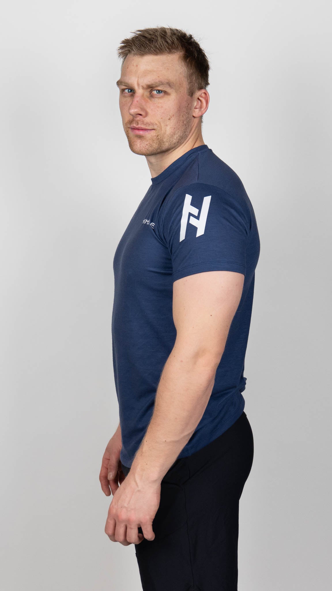 Högkvalitativ t-shirt för herr som är producerad i Europa